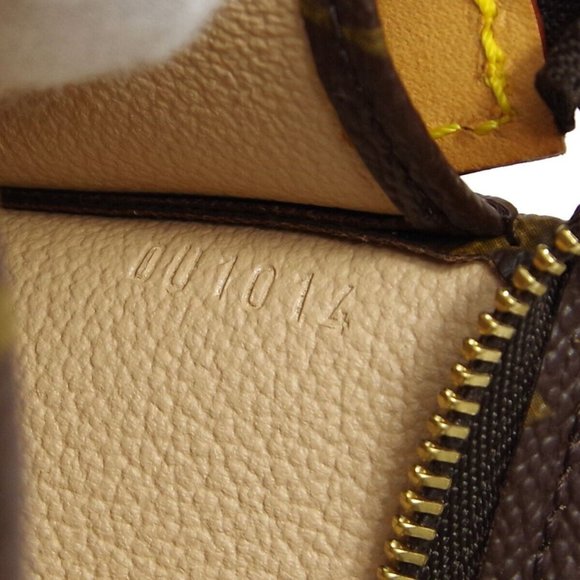 Louis Vuitton Monogram Poche Toilette 15 Cosmetic Pouch Bag - Picture 8 of 9